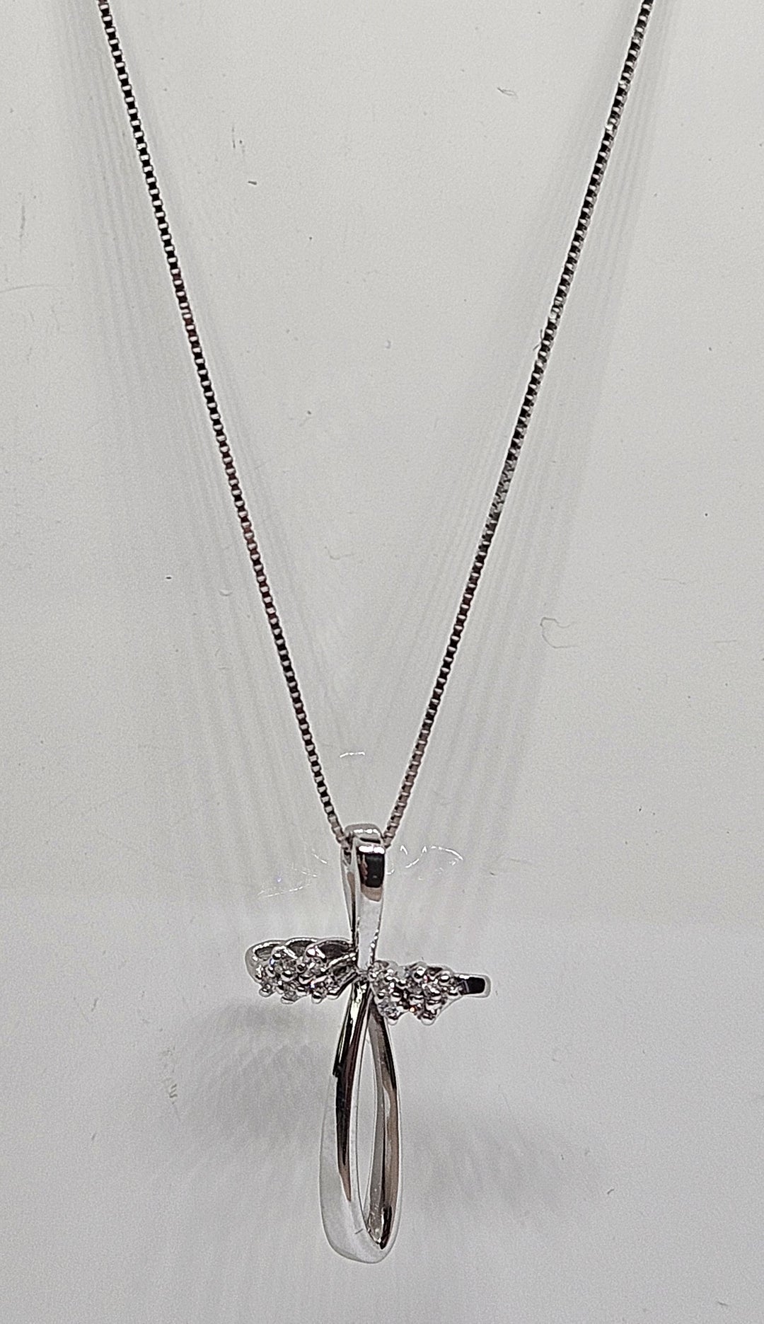 Collana Croce in Oro e Diamanti Miluna CLD3672 Miluna